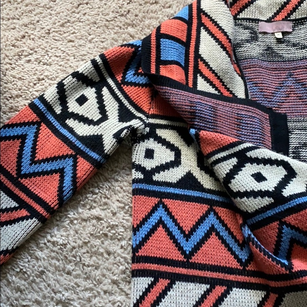 Francesca’s Sweater - Picture 5 of 9